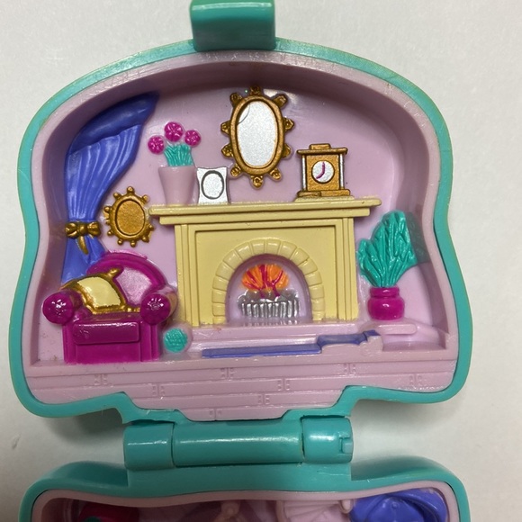 1993 Polly Pocket Cuddly Kitty Compact with 1 figure - Picture 8 of 9